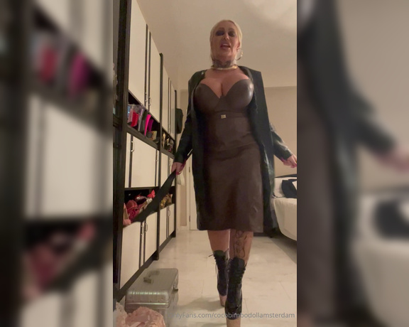 Coco Bimbodoll Amsterdam aka cocobimbodollamsterdam OnlyFans - Leather dress in a custom video a taste for you boys and another 10 min