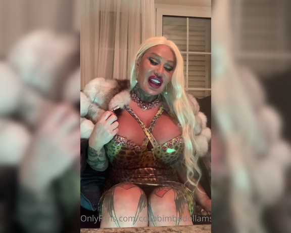 Coco Bimbodoll Amsterdam aka cocobimbodollamsterdam OnlyFans - Merry Christmas