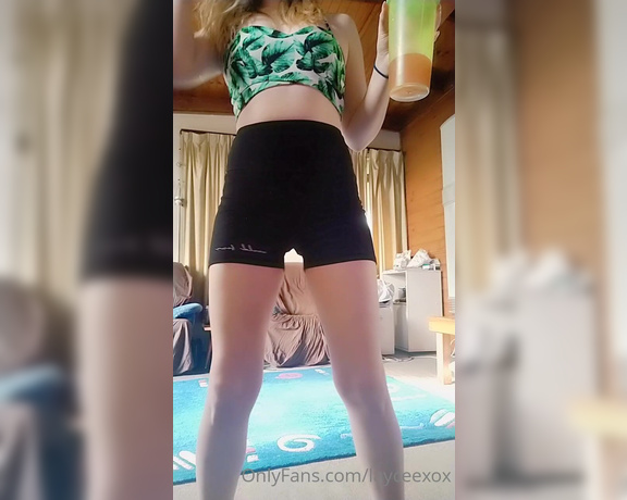 Layceexox aka layceexox OnlyFans - Shake those thighs