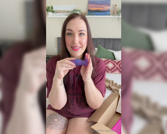 PeekatClaire aka peekatclaire OnlyFans - Just a quick unboxing of some new toys
