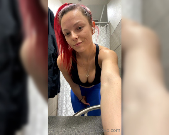 SJXoXo aka sjxoxo OnlyFans - Always have a little too much fun in the locker room