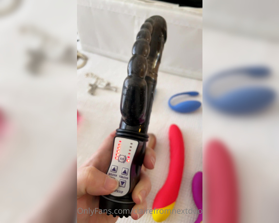 PeekatClaire aka peekatclaire OnlyFans - Did someone say sex toys… Just like to add that my favourite sex toy isn’t featured,