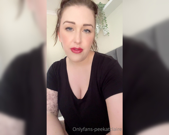 PeekatClaire aka peekatclaire OnlyFans - Ramblings with puffy lips