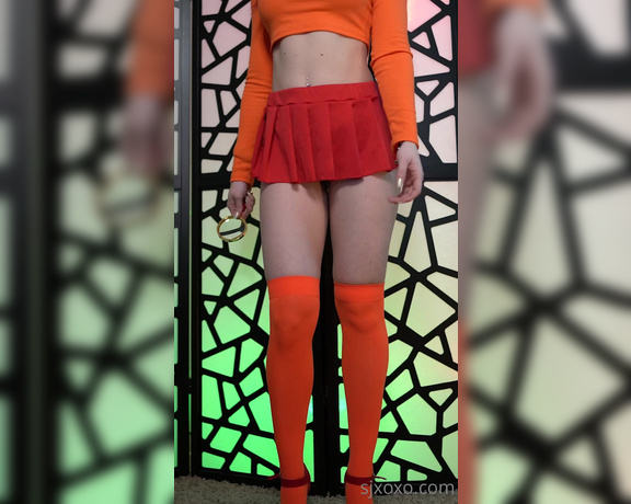 SJXoXo aka sjxoxo OnlyFans - Some TikTok style fun with Velma for all my loyal fanssupporters Front & rear highly requested)