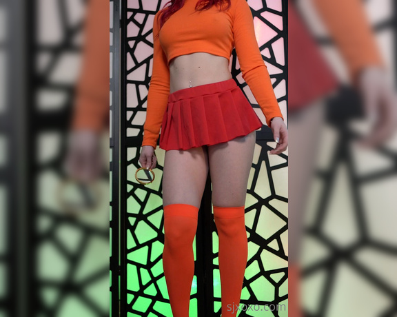 SJXoXo aka sjxoxo OnlyFans - Some TikTok style fun with Velma for all my loyal fanssupporters Front & rear highly requested)