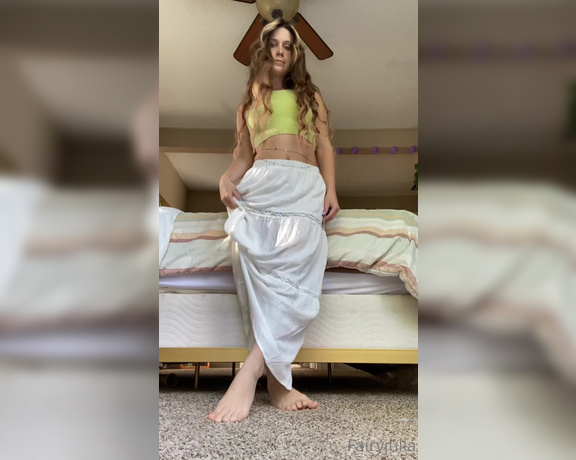 Fairy Julia aka fairyjulia OnlyFans - Sweet lil taste of honey