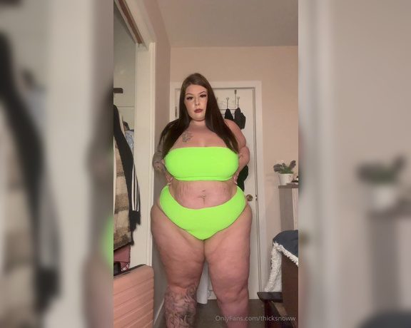 Thicksnoww aka thicksnoww OnlyFans - Bathing Suit Try on Haul Kinda over hiding all my quirky weird imperfections Don’t need