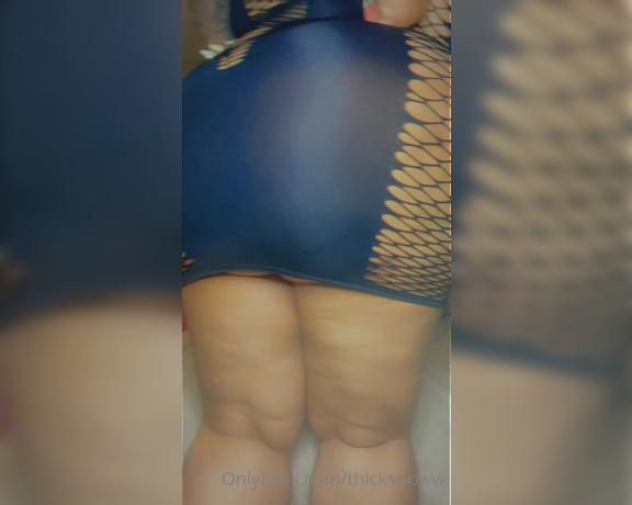 Thicksnoww aka thicksnoww OnlyFans - Love when my fans buy me lingerie or new thongs