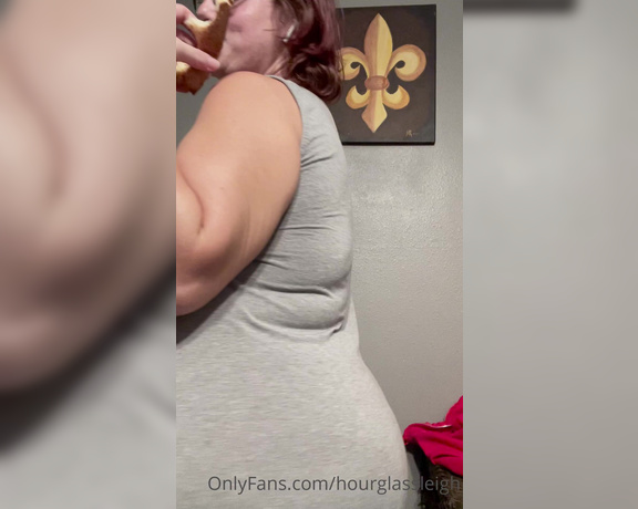 Hourglassleigh aka hourglassleigh OnlyFans - I was drinking wine and eating pizza crust What can I say…I’m a goddess Lol
