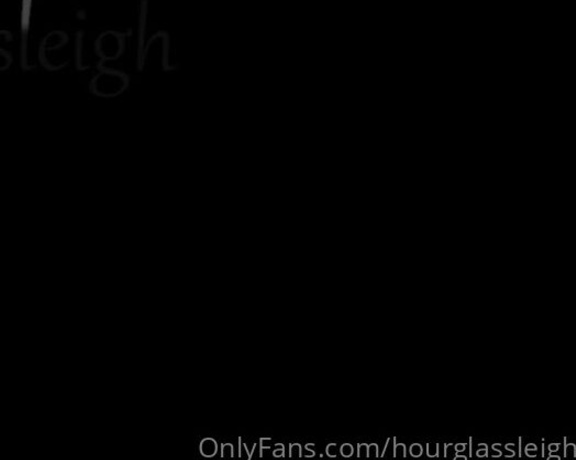 Hourglassleigh aka hourglassleigh OnlyFans - Dude Where’s My Debit Card