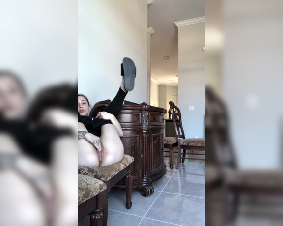 Noelleeaston - NEW VIDEO making myself cum in the bay window for all to see 0m (14.12.2019)