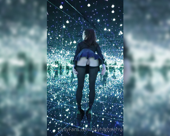 SkyHighSierra aka skyhighsierra OnlyFans - Squeaky boots in space