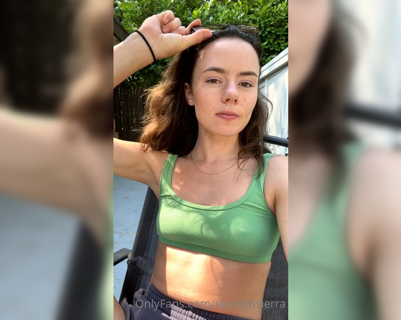 SkyHighSierra aka skyhighsierra OnlyFans - Touching urself outside just feels better