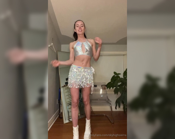 SkyHighSierra aka skyhighsierra OnlyFans - Love this outfit this is from a tease video for a panty order