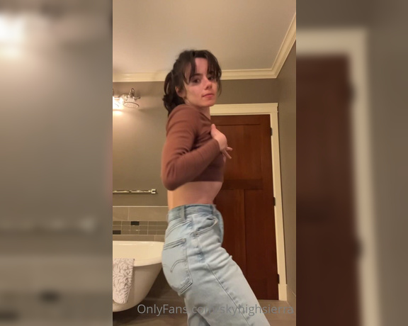 SkyHighSierra aka skyhighsierra OnlyFans - Stoned strip dances kinda used to be my thing swipe to watch the whole thing