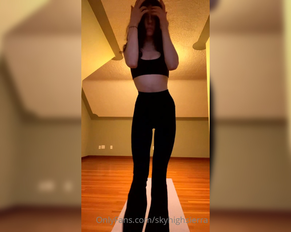 SkyHighSierra aka skyhighsierra OnlyFans - Yoga time