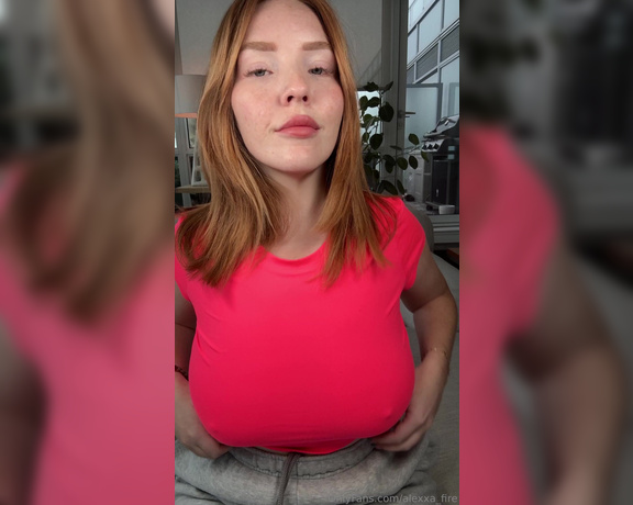 Alexxa Fire aka alexxa_fire OnlyFans - Titty droppin !