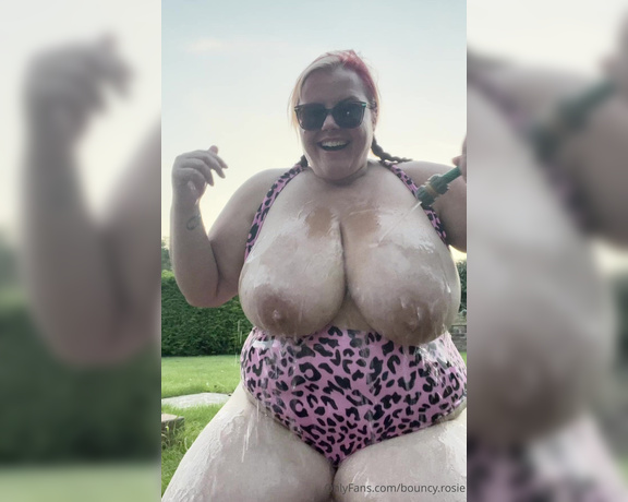 Bouncy Rosie aka bouncyrosie OnlyFans - I have been absolutely Melting Big titty girls are not ok in this heat