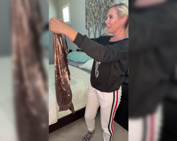 Kelly Stark aka thesoberk OnlyFans - Opening gifts from a friend before the personal try on videos