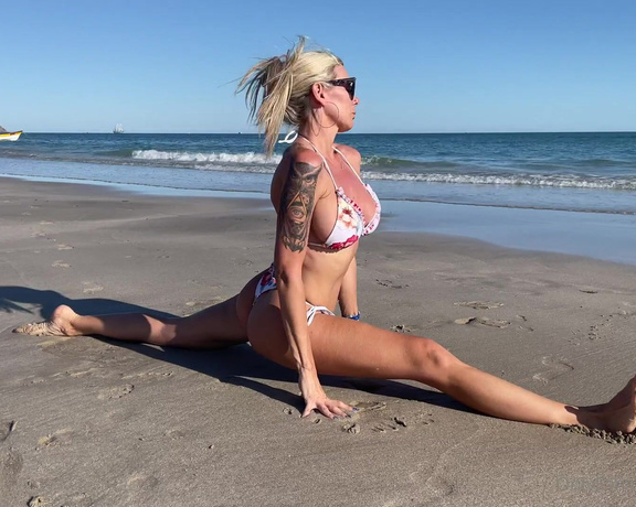 Kelly Stark aka thesoberk OnlyFans Video 8065