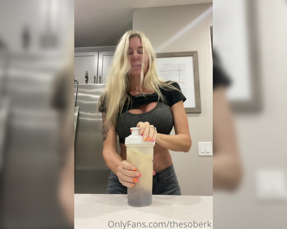 Kelly Stark aka thesoberk OnlyFans - Morning ritual… do you have one