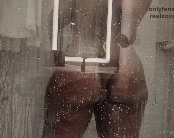 Realxoxo aka realxoxo OnlyFans - Two angle shower video had help with filming