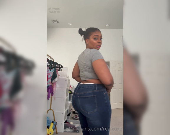 Realxoxo aka realxoxo OnlyFans - Jean try on  mixed with jean shorts )