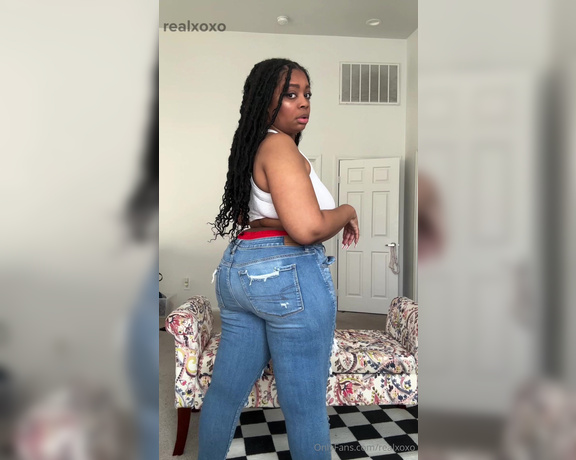 Realxoxo aka realxoxo OnlyFans - Do my jeans fit