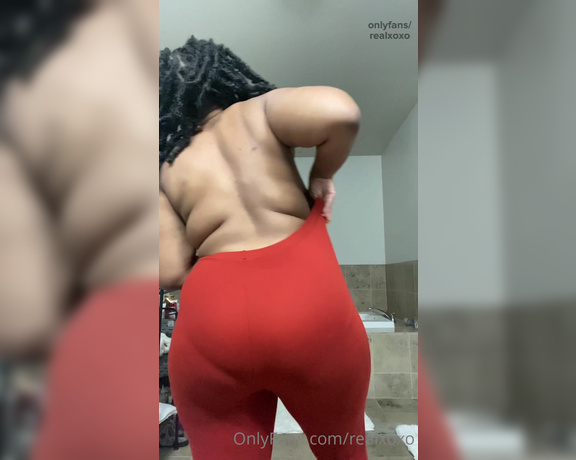 Realxoxo aka realxoxo OnlyFans - Yoga pants try on with panty lines  which had the best jiggle , request