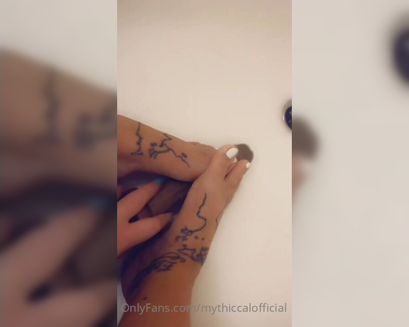 Mythiccal aka mythiccal OnlyFans - Snappy hates feet