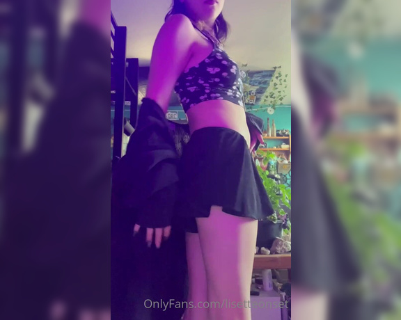 Lisette Dagon aka lisetteonset OnlyFans - Tell me would daddy do to me in this outfit