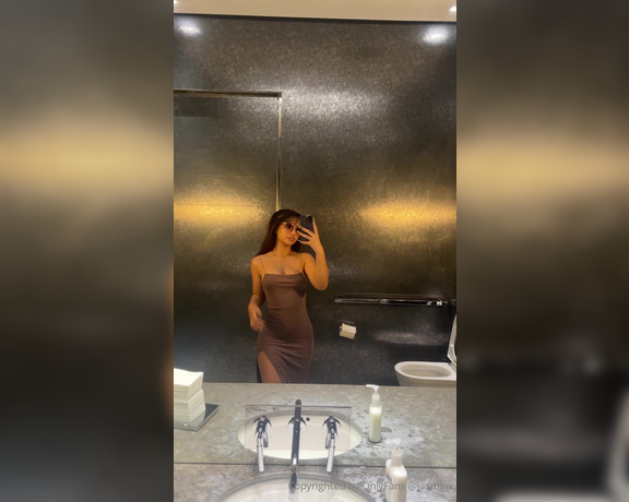 Jasminx aka jasminx OnlyFans - Quick flash for you in the public bathroom