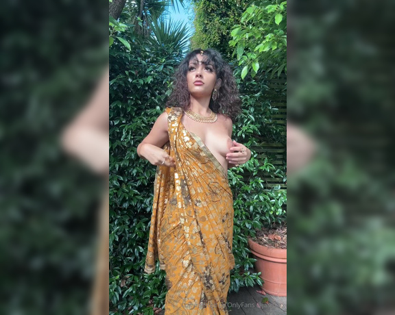 Jasminx aka jasminx OnlyFans - Here’s a video of me in my saree I hope you like
