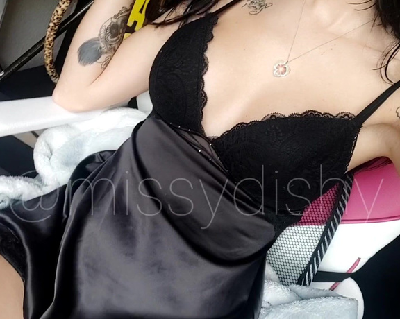 Missydishy aka missydishy OnlyFans - Me he despertado muy cachonda hoy