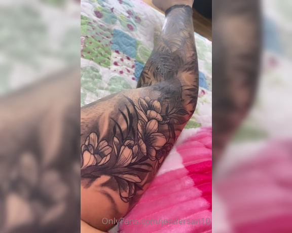 Jennifer Sanchez aka jenifersan10 OnlyFans - Son los primeros en mostrarles cmo va mi tatuaje