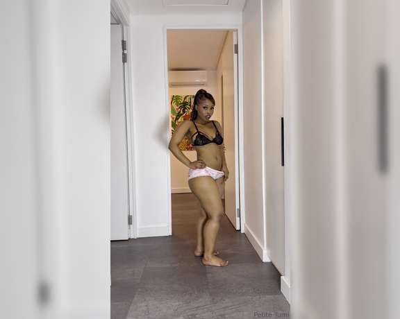 PetiteTumi aka petitetumi OnlyFans Video 2552