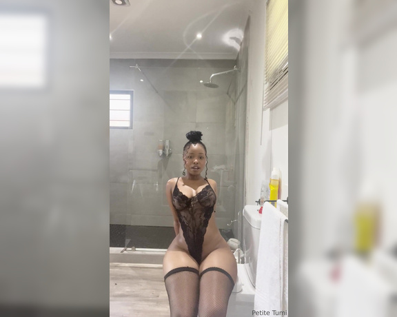 PetiteTumi aka petitetumi OnlyFans Video 7954