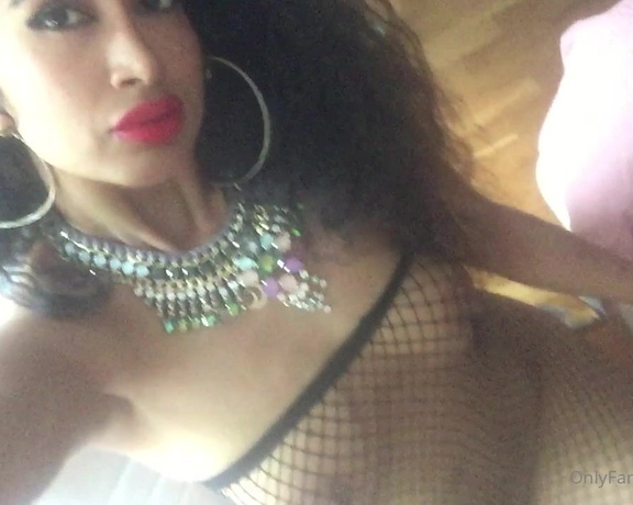 Ruby Ali aka rubyali OnlyFans - Snake moves