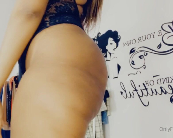 TheBossGirl aka thebossgirl OnlyFans - Which butt plug do you want me to use