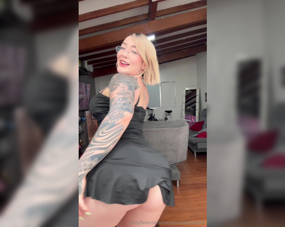 Veronica Obando aka veronicaobando99 OnlyFans - Me gusta andar sin bragas Solo es levantar el vestido y ya Un rapidn