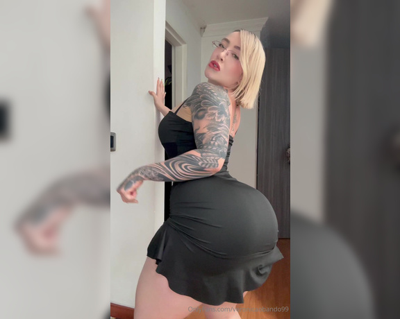 Veronica Obando aka veronicaobando99 OnlyFans - Aveces no uso panties Te gusta Do you like it when I dont wear