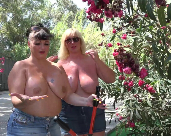 Melody Charm aka melodycharm1 OnlyFans - Needed to do a spot of bush trimming with my best friend Devon, was so hot