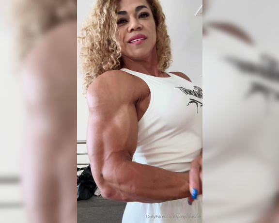 Amy Muscle aka amymuscle OnlyFans - My Massive Pumped Biceps