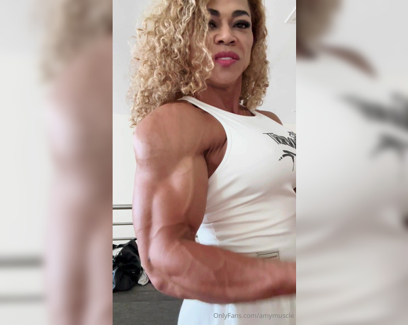 Amy Muscle aka amymuscle OnlyFans - My Massive Pumped Biceps