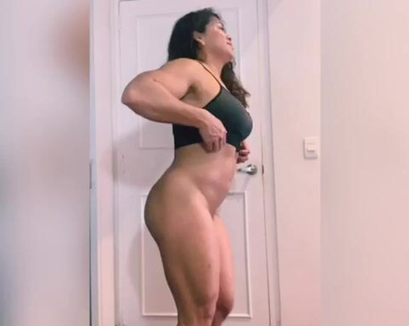 Amy Muscle aka amymuscle OnlyFans - Pumping Muscles Week End of my back workout, I love feeling my muscles pumped, makes