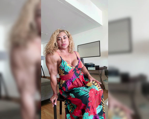 Amy Muscle aka amymuscle OnlyFans - Can I be your Muscle House Wife