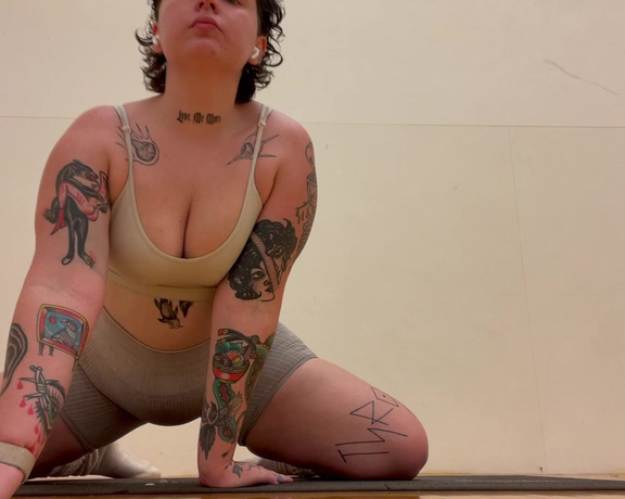 Egg2025 aka therealegg2025 OnlyFans - Daily stretching