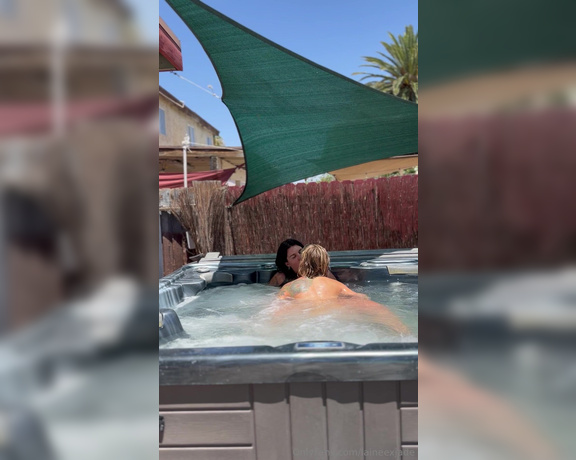 Lainee x Jade aka laineexjade OnlyFans - A little show in the jacuzzi for our neighbors