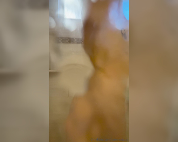 Lainee x Jade aka laineexjade OnlyFans - Come shower with me )