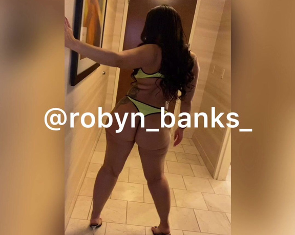 Robynbanks aka robynbanks OnlyFans - If you want me to keep going